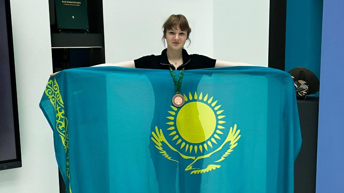 Карагандинская школьница завоевала бронзу на международной олимпиаде по биологии