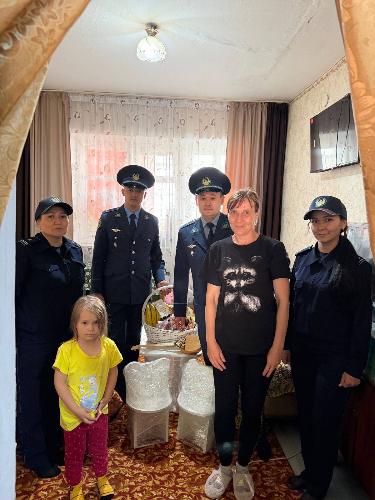 Осужденные в Астане изготовили деревянные изделия детям