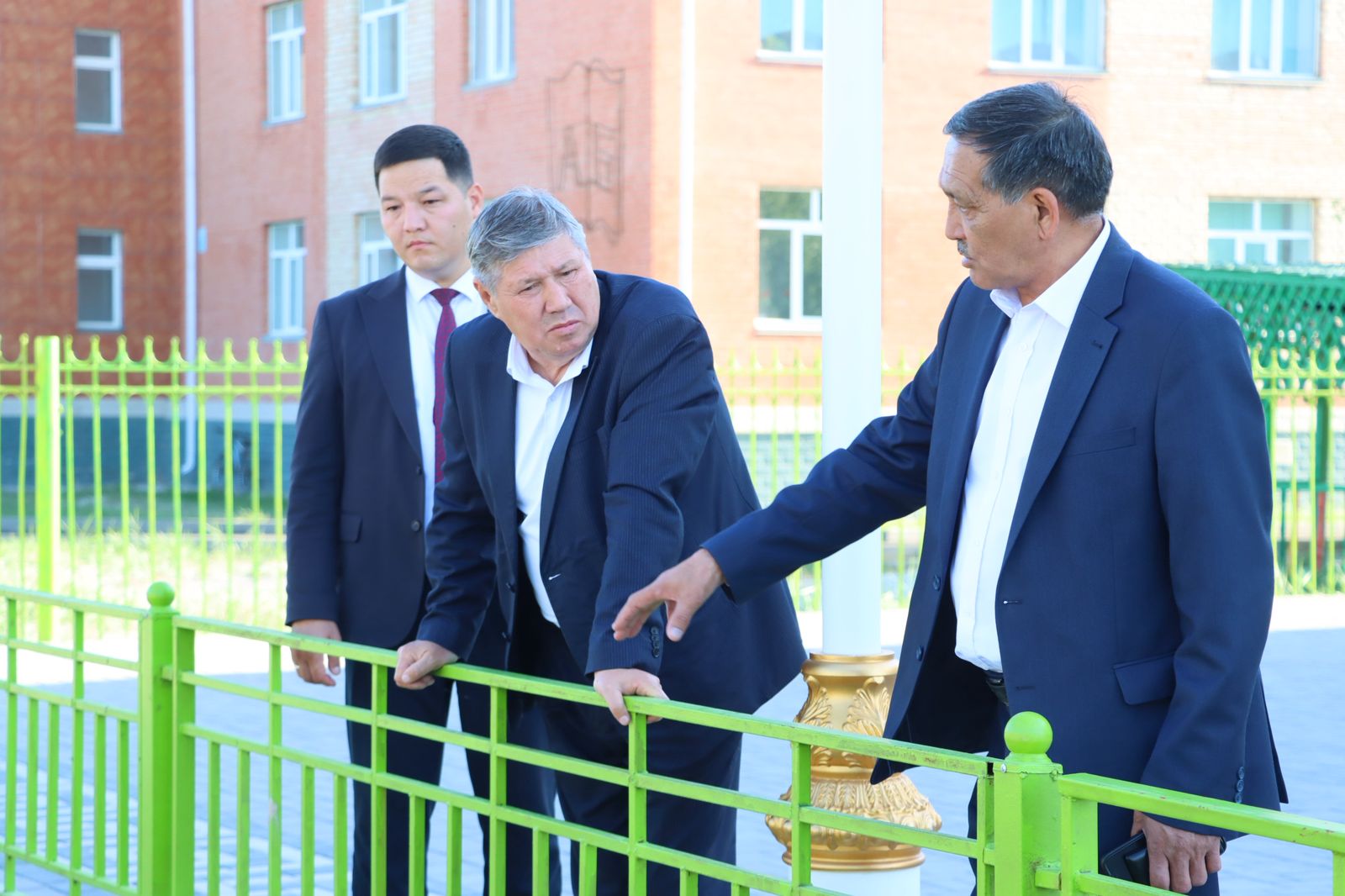 Аудан басшысы әлеуметтік нысандардың санитарлық тазалығына, көркейту – көгалдандыру жұмыстарына назар аударды