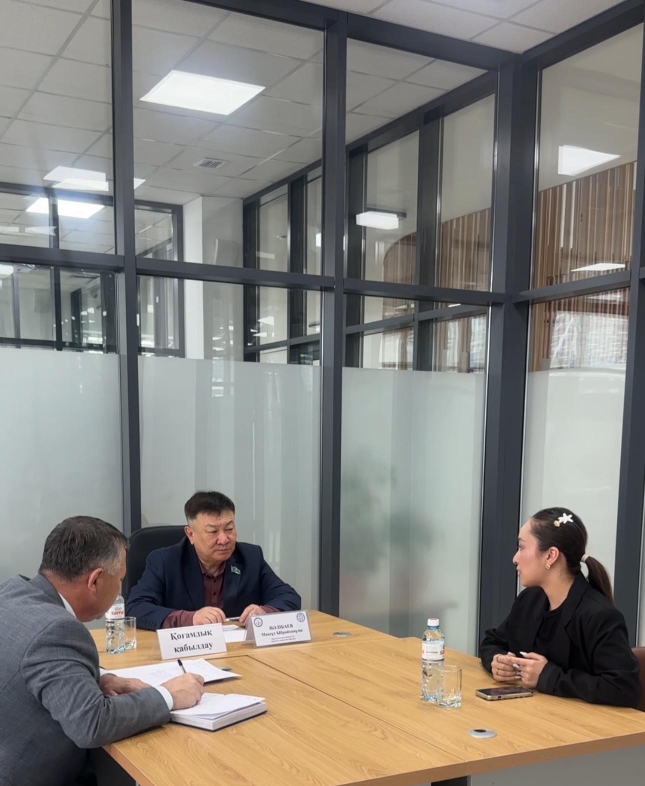 2026 жылдың 1 сәуірінде «Достық үйінде» Қызылорда облысының Қоғамдық кеңесінің «Құқықтық қамтамасыз ету мәселелері» жөніндегі комиссия төрағасы М.Ы.Нәлібаев азаматтарға Қоғамдық қабылдау өткізді