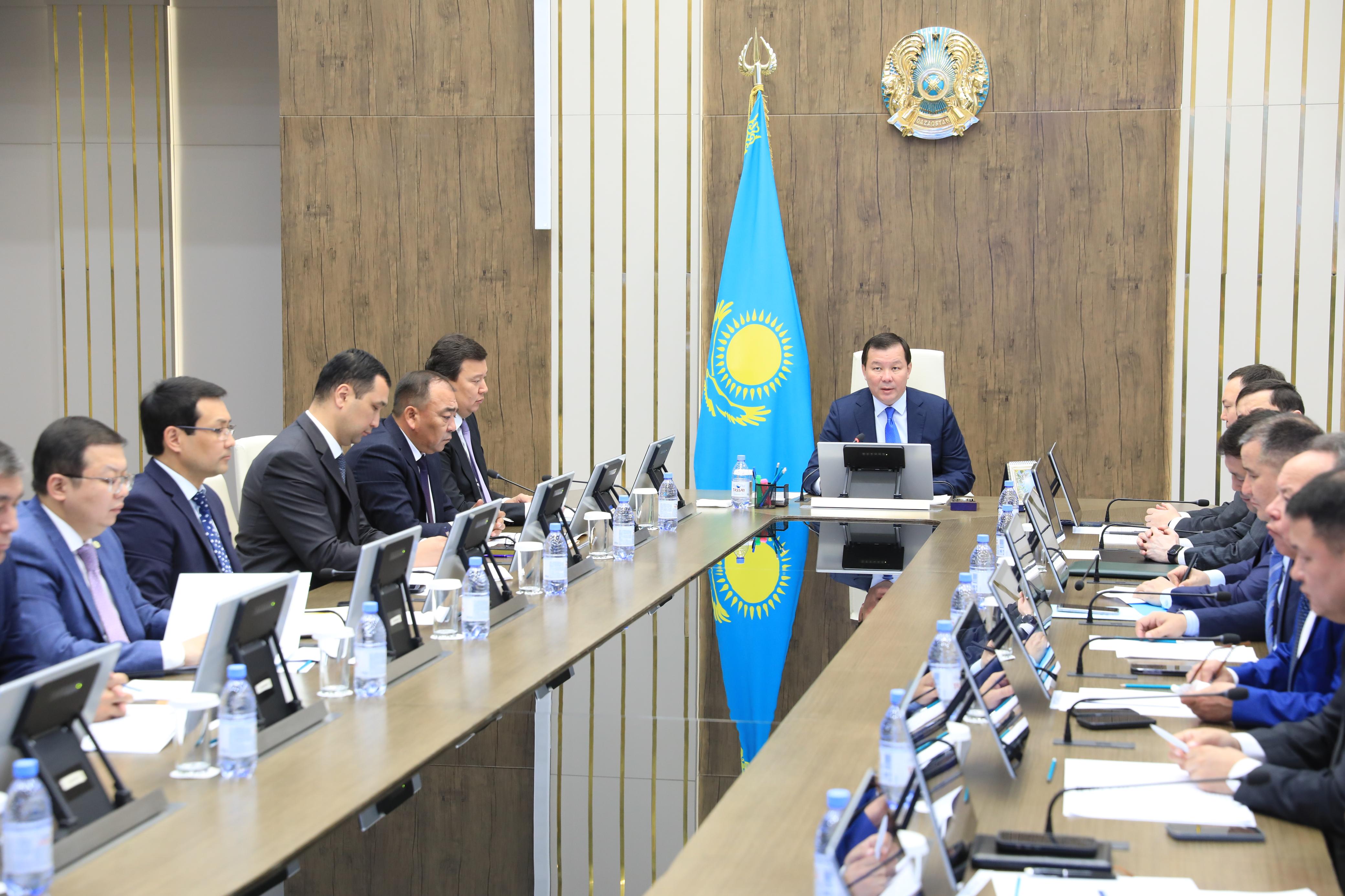Ақтөбеде шегіртке мен киік мәселесі бақылауға алынды