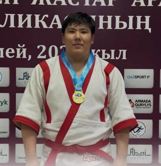 Семейде жастар арасында қазақ күресінен Қазақстан чемпионаты өтті, онда еліміздің барлық өңірлерінен 400-ден астам спортшы жиналды.