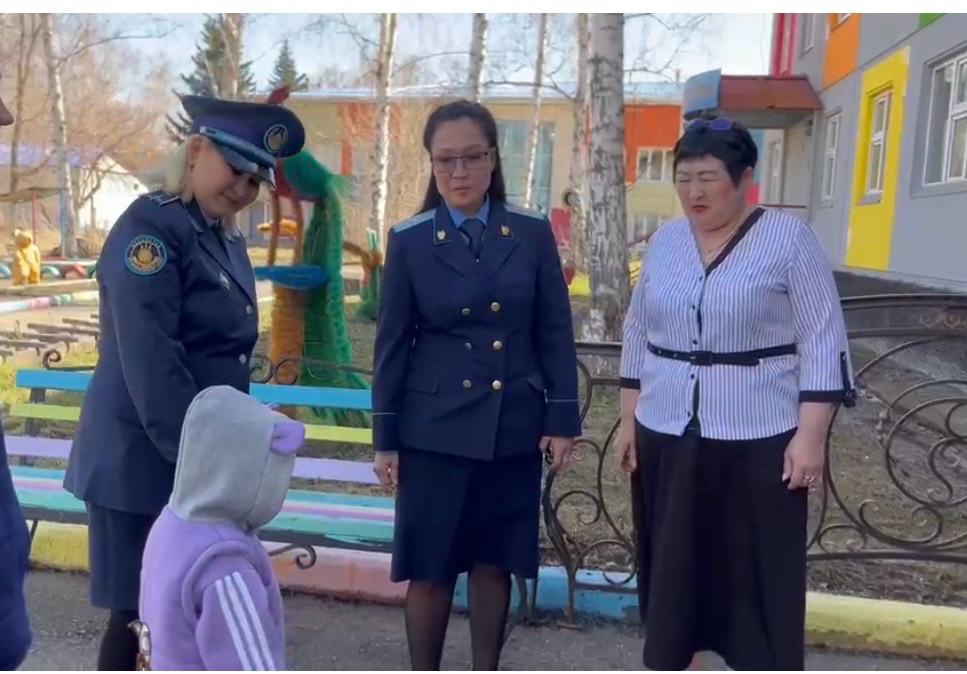 Пробация қызметі қала прокуратурасымен бірлесіп есепте тұрған азаматшаны жұмысқа орналастыруға және баласын балабақшаға орналастыруға жәрдем көрсетті