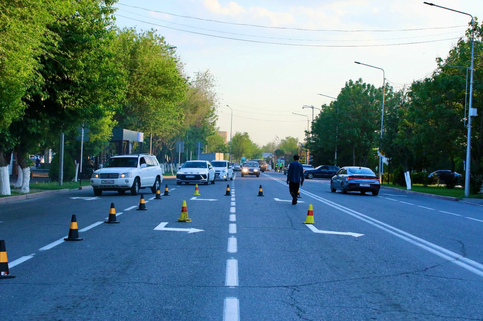 ЖОЛ БЕЛГІЛЕРІН ЖАҢАРТУ ЖҰМЫСТАРЫ ЖҮРГІЗІЛУДЕ