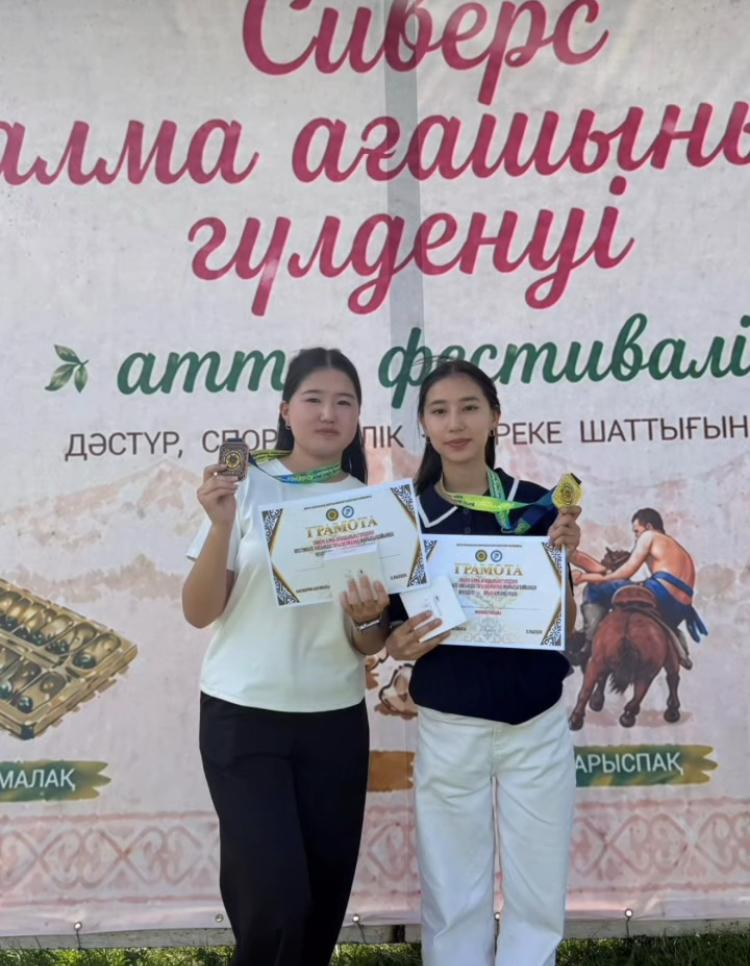 Сарқан ауданында "Сиверс алма ағашының гүлденуі" фестивалінде Көктерек ауылдық округінің М.Мәметова орта мектебіміздің оқушылары тоғыз құмалақ ойынына қатысып жұлделі орындарға ие болды.