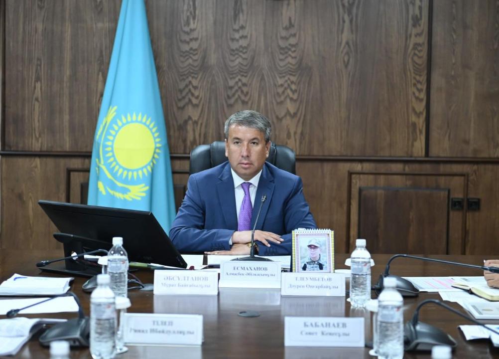 Алдағы жылыту маусымына дайындық пен мерзімді әскерге шақыру мәселесі қаралды