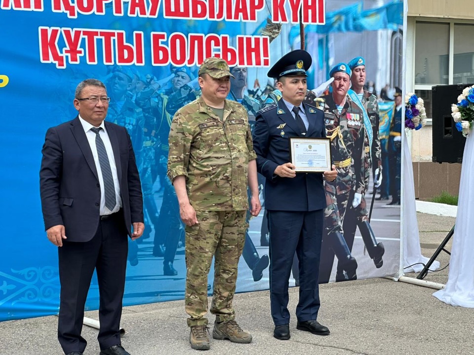 ОТАН ҚОРҒАУШЫ АЗАМАТТАРҒА ҚҰРМЕТ КӨРСЕТІЛДІ