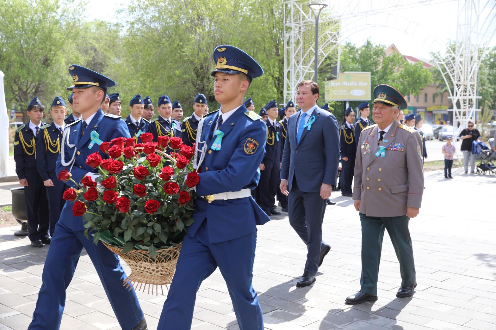 Отан қорғаушылар күні генерал-лейтенант Жансен Кереевтің рухына тағзым етумен басталды