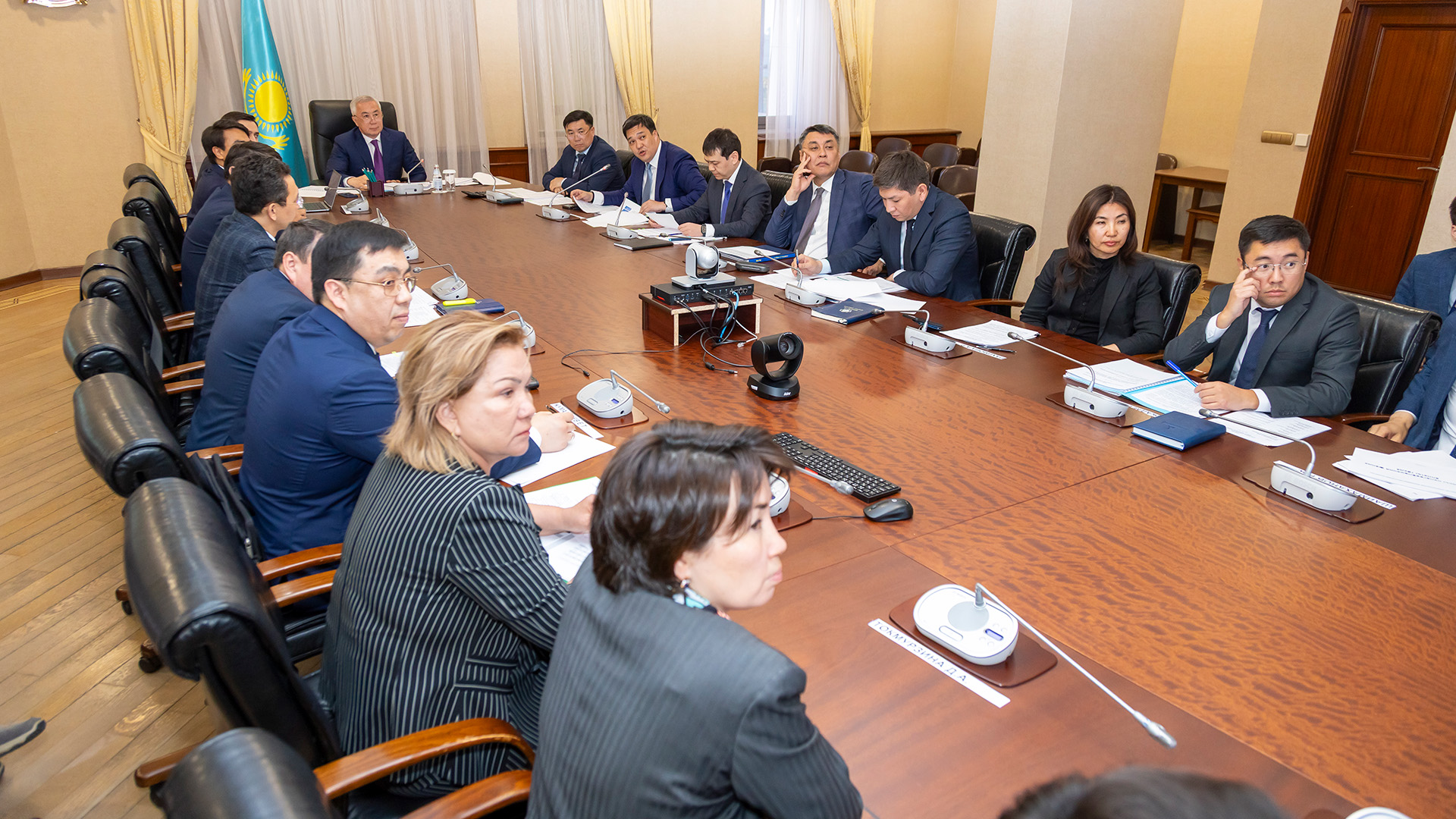 Салық кодексін енгізу жөніндегі жобалық кеңседе салық ақпараттық жүйелері, өзін-өзі жұмыспен қамтыған азаматтардың әлеуметтік төлемдері және ЕТҚ бірыңғай төлемдер мәселелері талқыланды