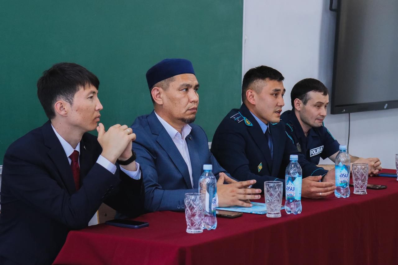 Есірткісіз болашақ: Өскеменде студенттерге арналған ашық диалог алаңы өтті