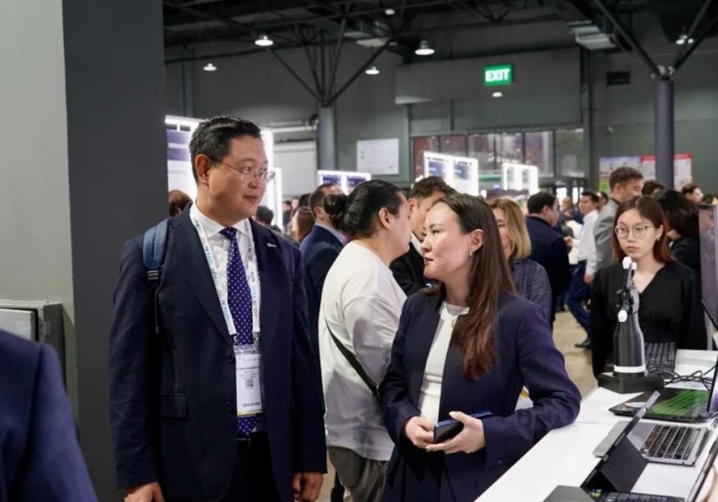 Astana IT University Қазақстан, Орталық Азия және Еуразия кеңістігіндегі мамандарға қолжетімді жасанды интеллект пен деректер ғылымы саласындағы әлемдік деңгейдегі білімді қолдау мақсатында Массачусетс технологиялық институтының Деректер, жүйелер және қоғам институтына (MIT Institute for Data, Systems, and Society) қосылды.