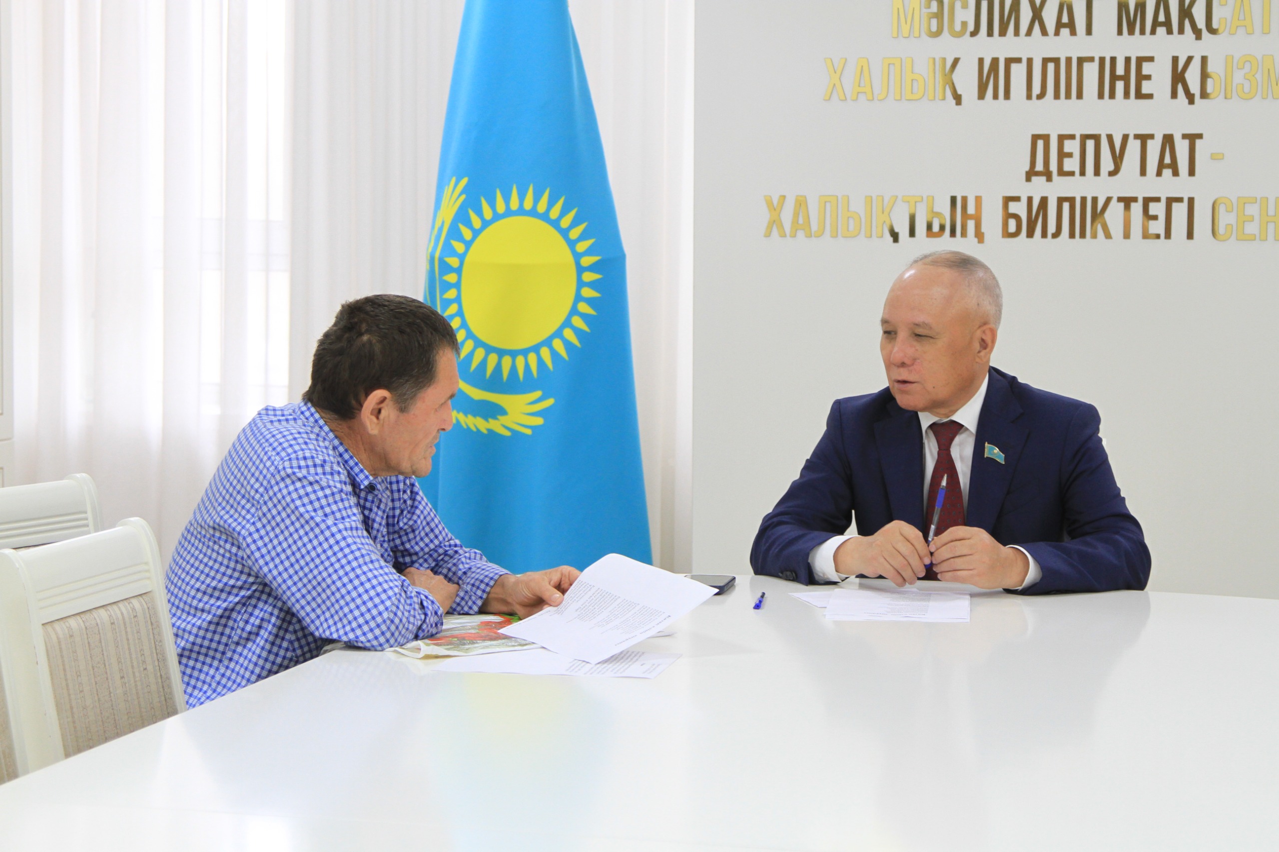 Қызылорда қалалық мәслихатының төрағасы И.Құттықожаев жоспарға сәйкес жеке қабылдауын өткізіп, тұрғындардың өтініштерін тыңдады