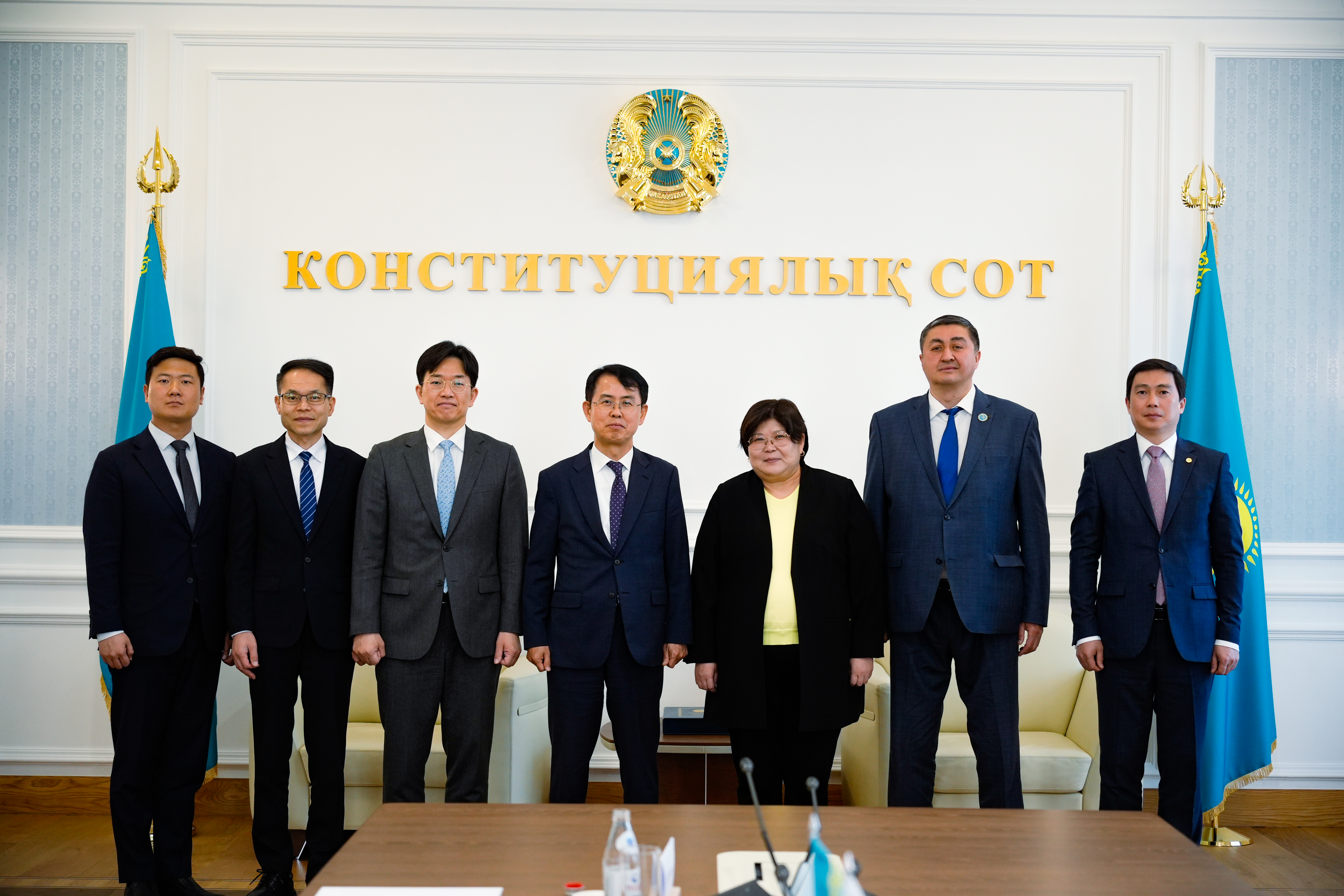 Конституциялық Сотта Корея Республикасының судьяларымен конституциялық жаңашылдықтар мен сот практикасы мәселелері бойынша диалог өтті