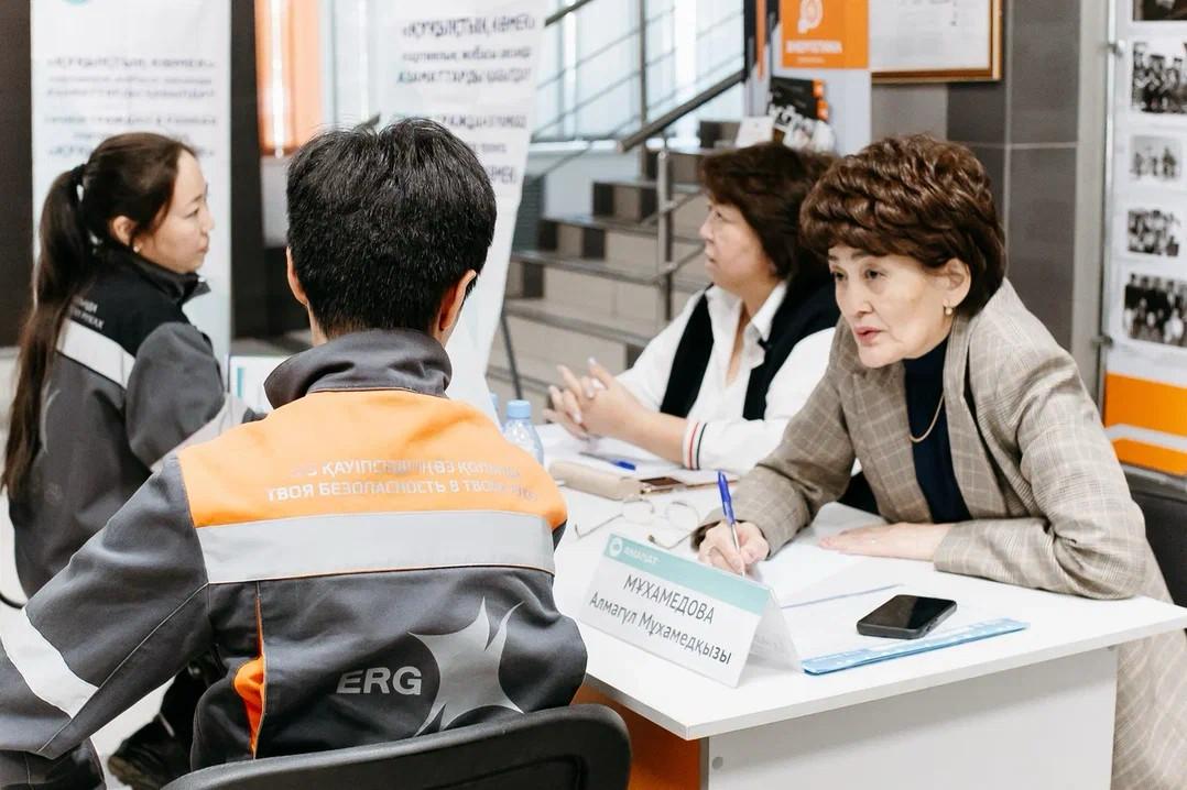 "ЕЭК" АҚ Ақсу электр станциясының энергетиктерімен кездесу