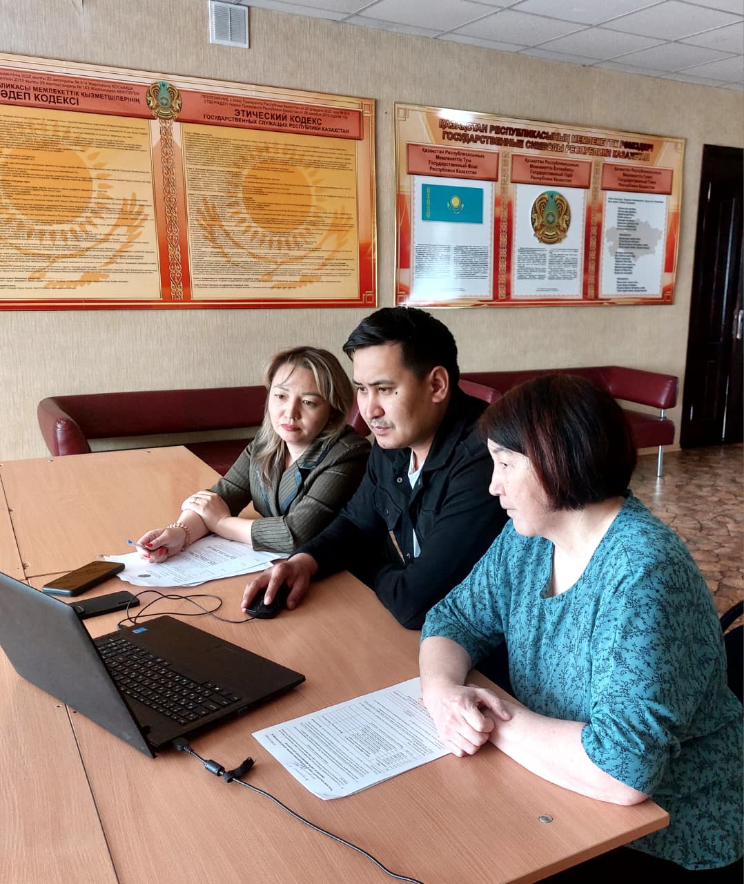 Қостанай облысының білім саласында сапаны қамтамасыз ету департаментң қызметкері техникалық және кәсіптік білім беру деңгейі бойынша лицензияға қосымшаны қайтару мәселелері жөнінде жеке кеңес өткізді