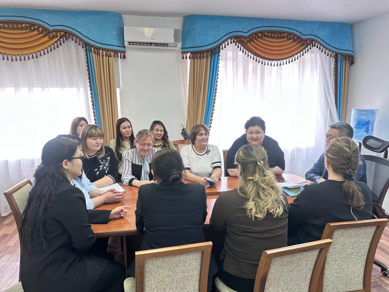 2026 жылғы 14-16 сәуір аралығында облыстың жер қатынастары басқармасы Екібастұз қаласының, Железин және Шарбақты аудандарының әкімдіктеріне жұмыс сапарымен барды.