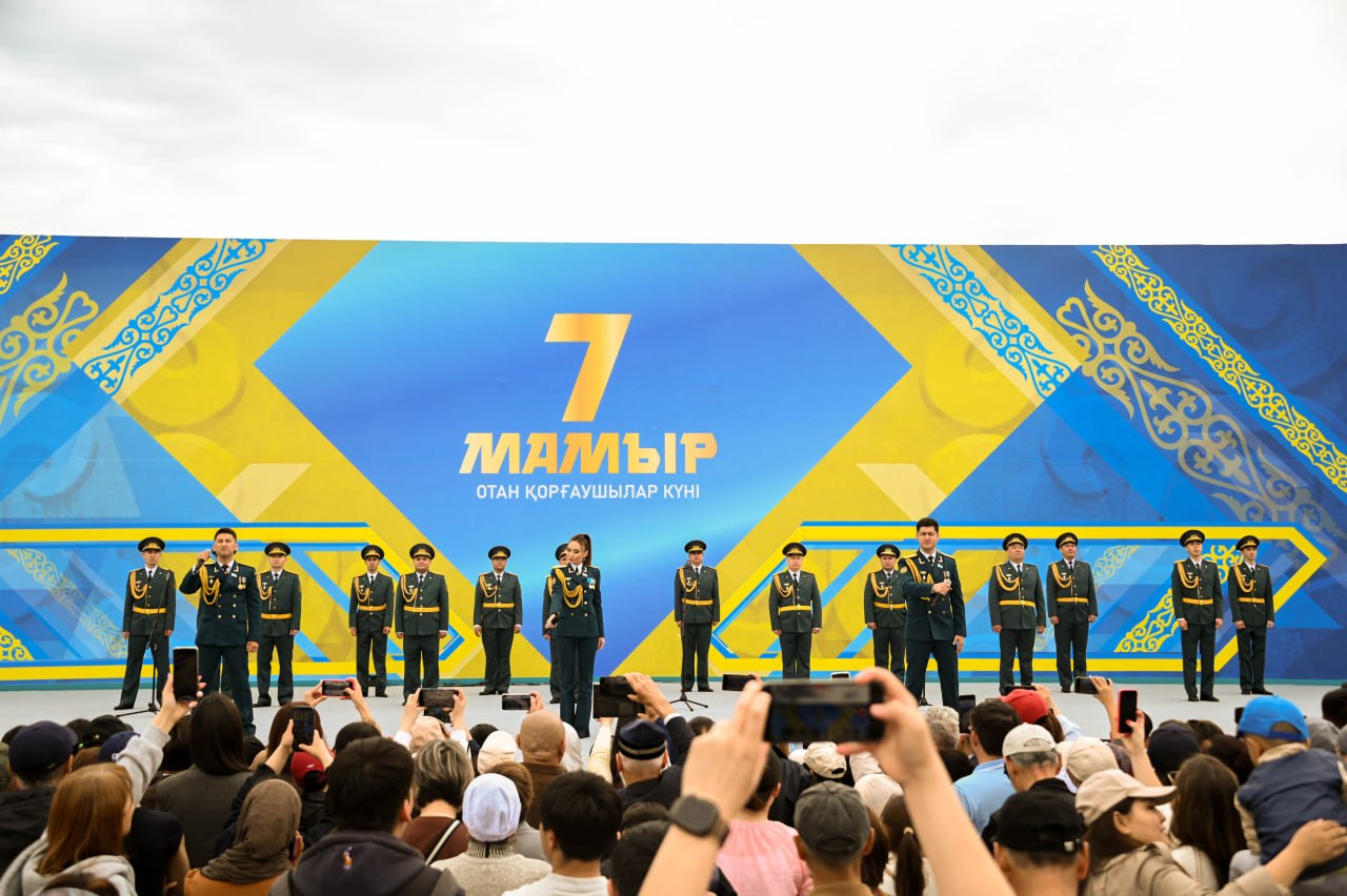 Астанада Отан қорғаушы күніне арналған мерекелік плац-концерт өтті
