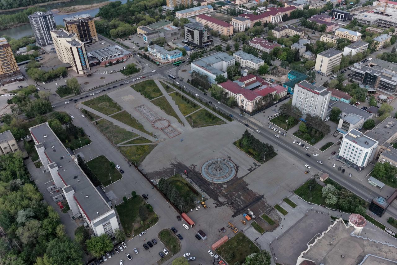 В Семее начались работы по реконструкции центральной площади
