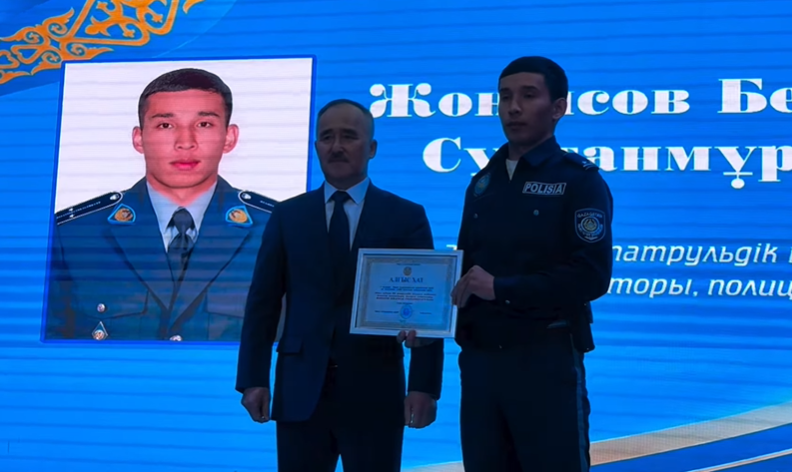 ⚜️А.ж. 6 мамыр күні аудандық мәдениет үйінде 7 мамыр – Отан қорғаушылар күніне орай «Ерлік пен батырлықтың ұлы күні» атты салтанатты мәдени шара өткізілді. Салтанатты шараның басты мақсаты – ел тыныштығы мен қауіпсіздігін қамтамасыз етуде аянбай еңбек етіп жүрген әскери қызметшілер мен күш құрылымдары өкілдерінің еңбегін құрметтеу, жас ұрпақтың бойында отансүйгіштік қасиеттерді қалыптастыру және ұлттық бірлікті нығайту.