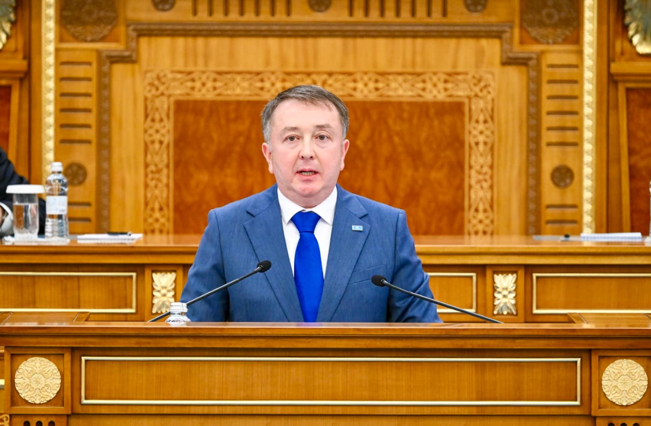 Әділет министрі Мәжілісте «Президенті туралы» Конституцялық заң жобасын таныстырды