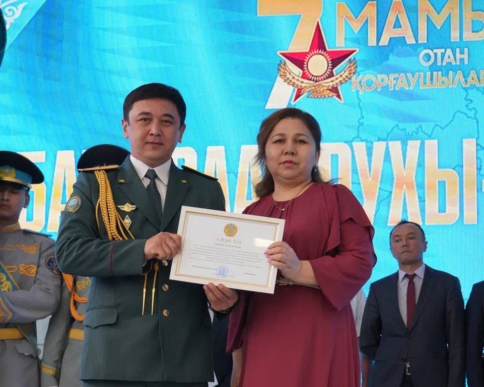 «Батырлар рухы – мәңгілік»: Жаңасемей ауданында Отан қорғаушылар күніне арналған мерекелік іс-шара өтті