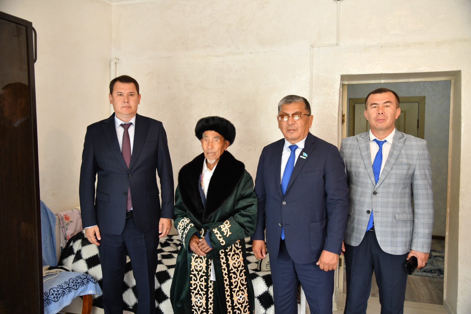 ТЫЛ АРДАГЕРЛЕРІНЕ МЕРЕКЕЛІК СЫЙ-ҚҰРМЕТ КӨРСЕТІЛДІ