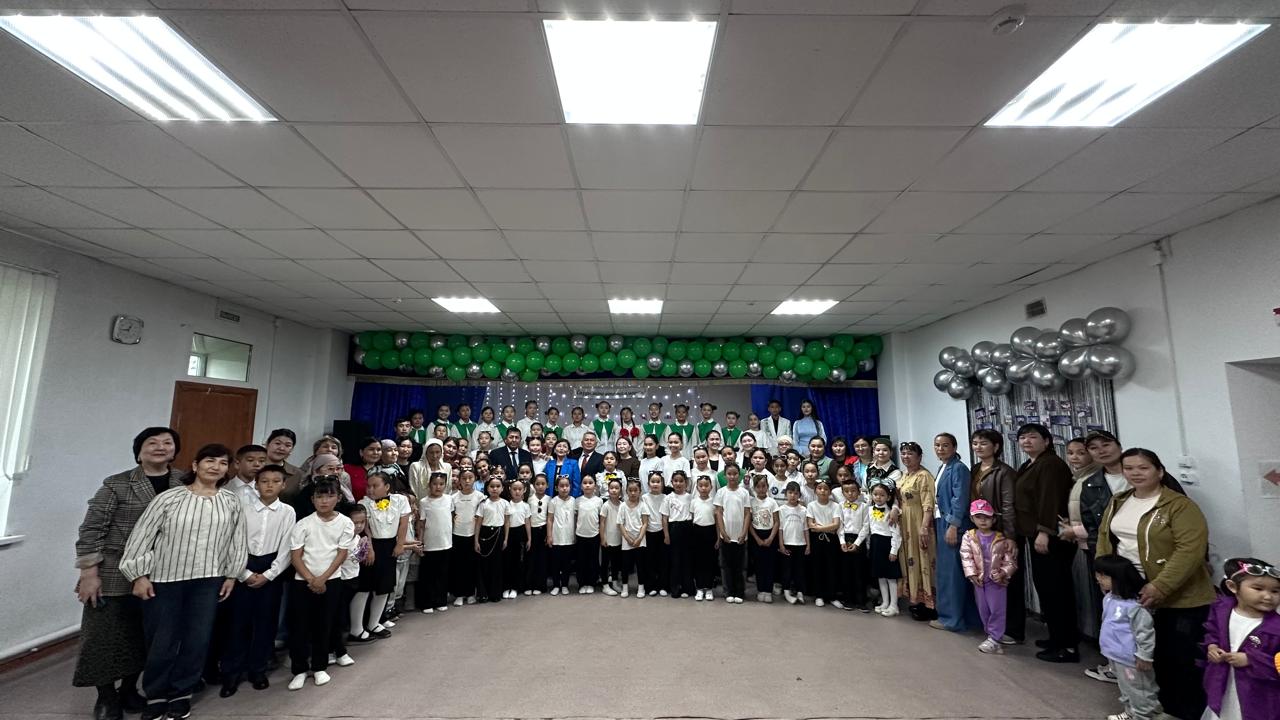 Әйтеке би аудандық саз мектебінің Аралтоғай ауылдық филиалының би, хор, вокал және домбыра үйірмелерінің есеп беру концерті өтті