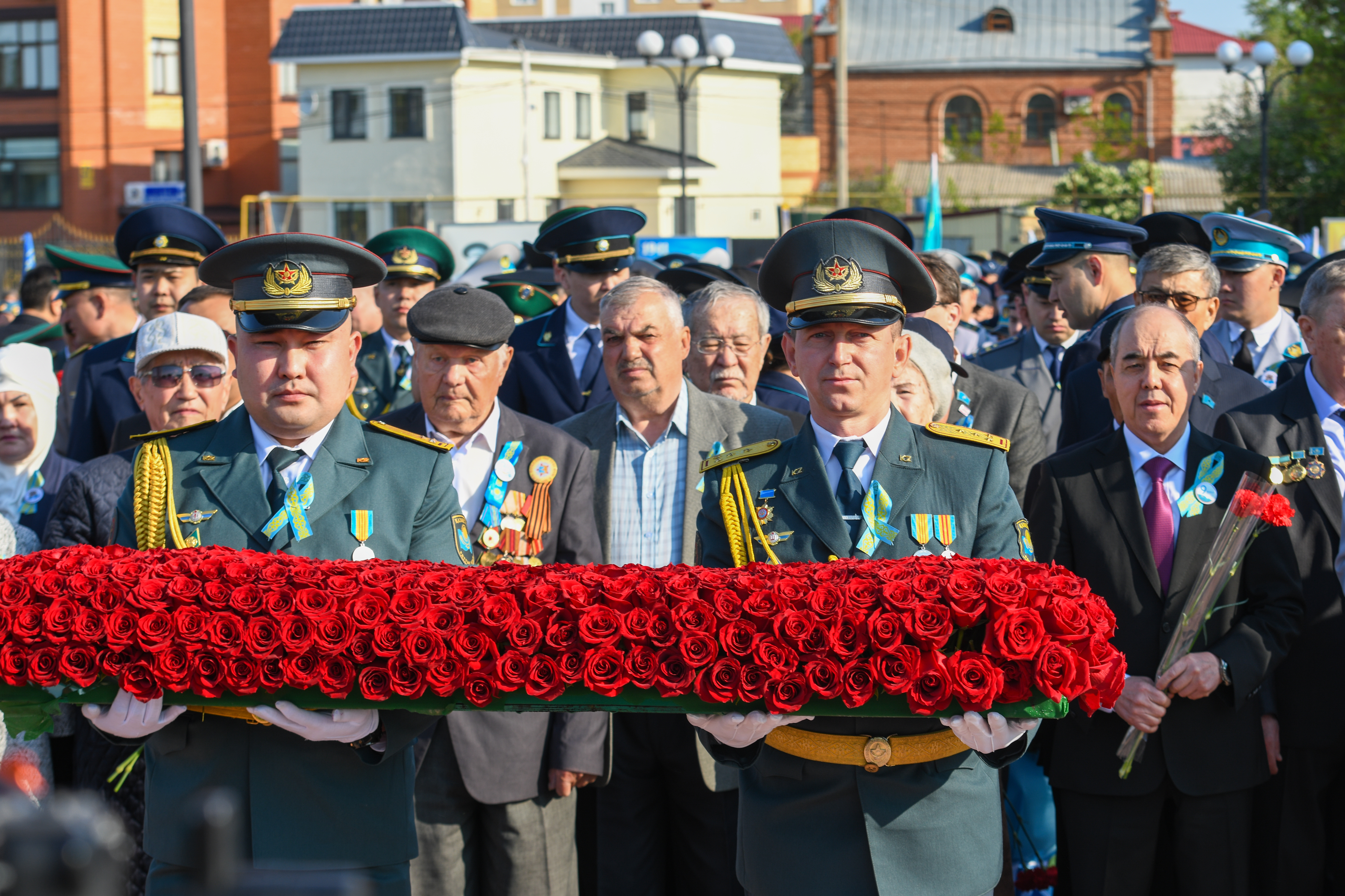 ЕРЛІККЕ ТАҒЗЫМ