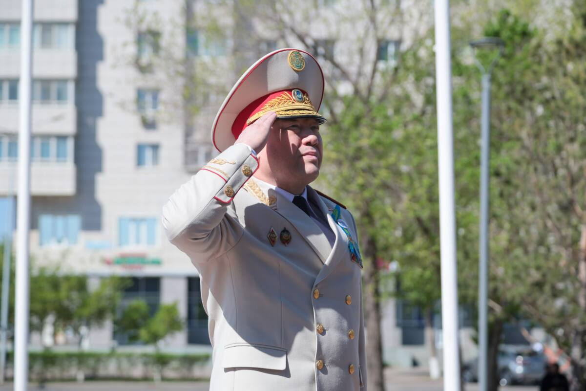 ІІМ басшысы Әлия Молдағұлованың ескерткішіне гүл шоқтарын қойды
