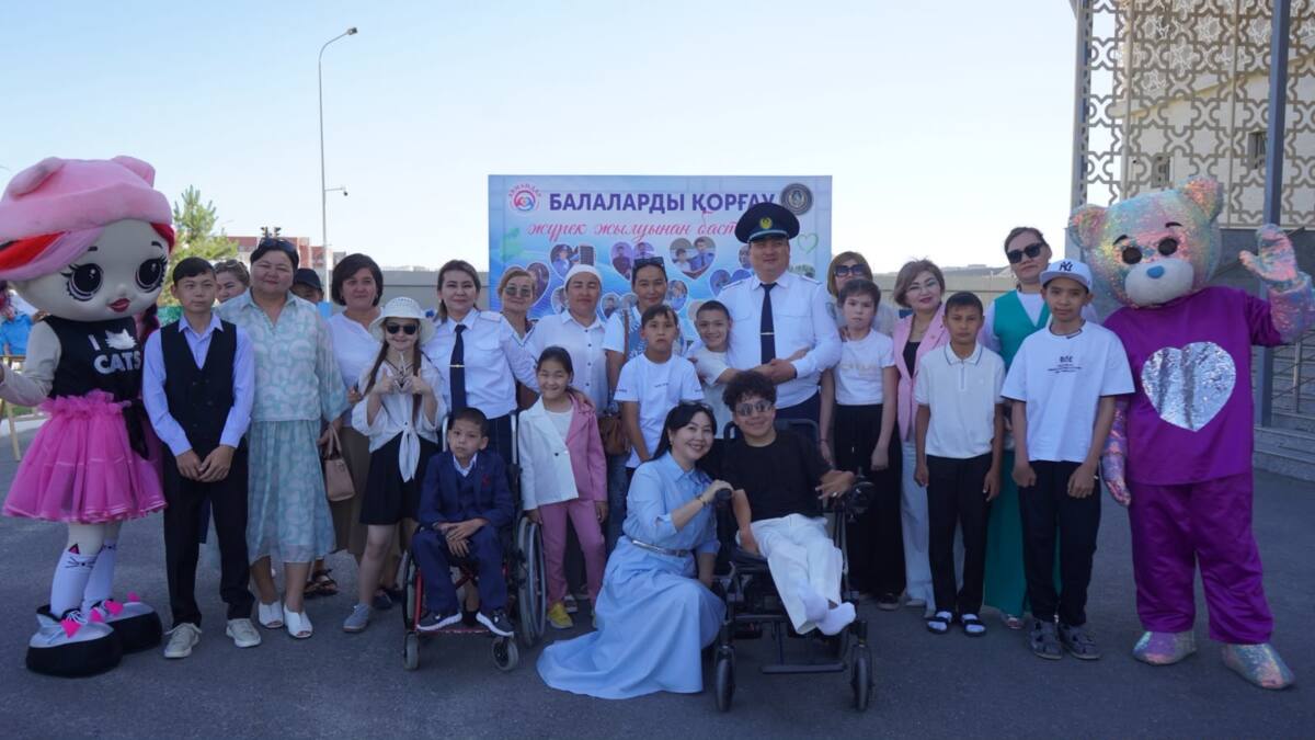 Полицейские организовали незабываемый праздник для детей в Туркестанской области