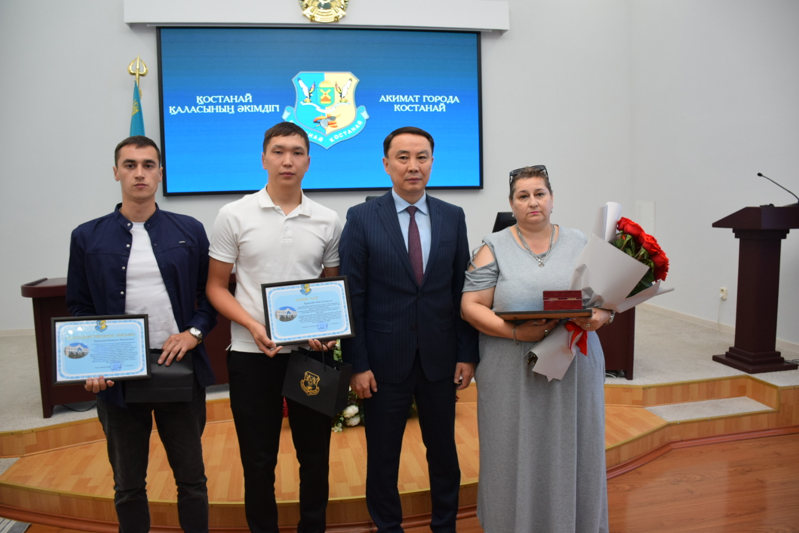 Награждены жители, оказавшие помощь ребёнку